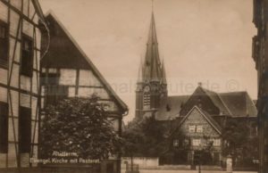 Die evangelische Hauptkirche mit Pastorat, um 1928, Foto Stadtarchiv Herne