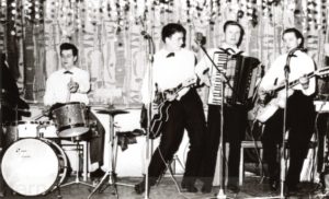 'The Black River Boys' mit dem Lead-Gitarristen Klaus Heinz (rechts), Foto Norbert Kozicki