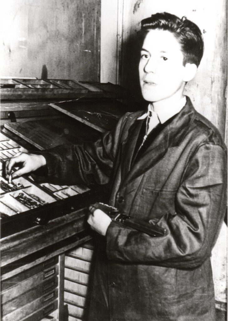 Hans Erhard Ploner an seinem ersten Arbeitstag als Setzerlehrling bei der Wanne-Eickeler Zeitung, Foto Norbert Kozicki