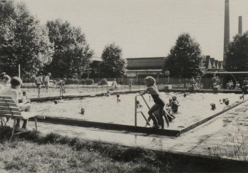 Das von Dorn-Beschäftigten angelegte Werksschwimmbad, 1954, Repro Stadtarchiv Herne