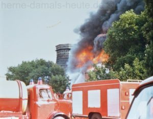 Der Großbrand am 5. und 6. August 1984 bei den Chemischen Werken Hüls an der Shamrockstraße. Sammlung Stefan Kuhn